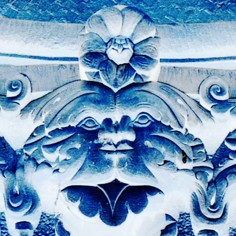 detailreiches Kapitell anderer Blick